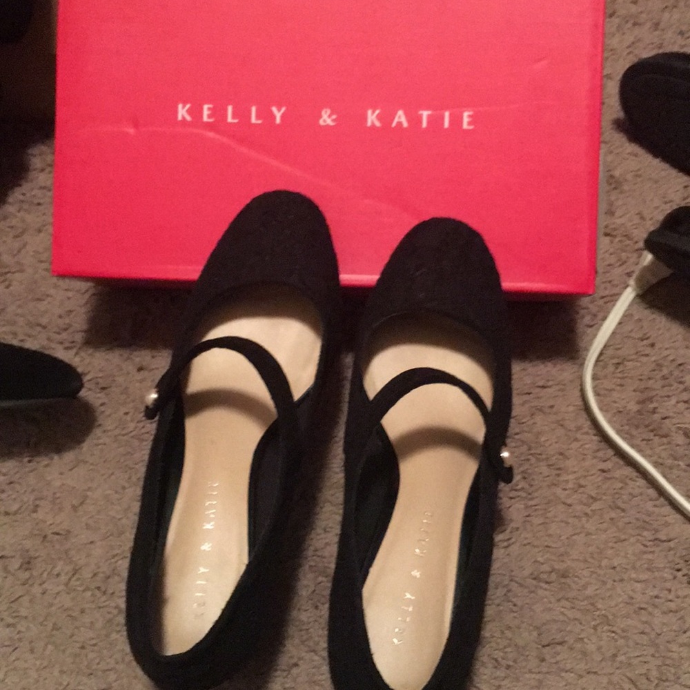 T strap dress shoes